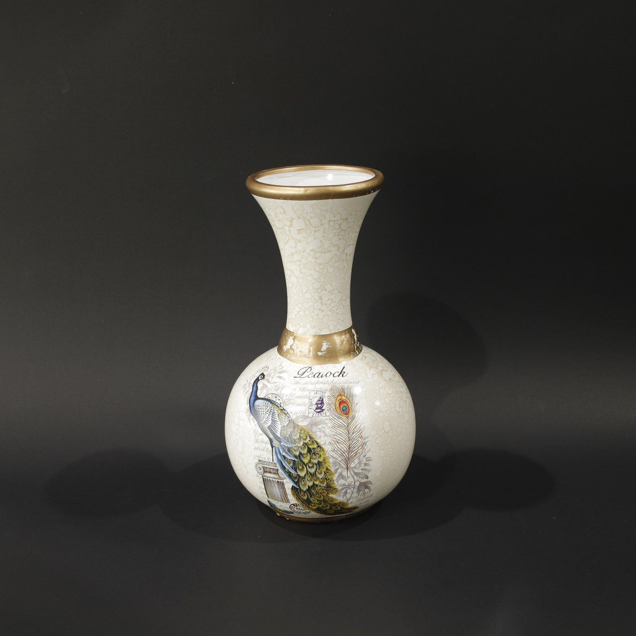 HHD11022 - Ivory Peacock Vase