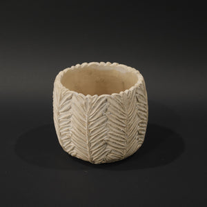 HHD11044 - Bisque Leaf Pot