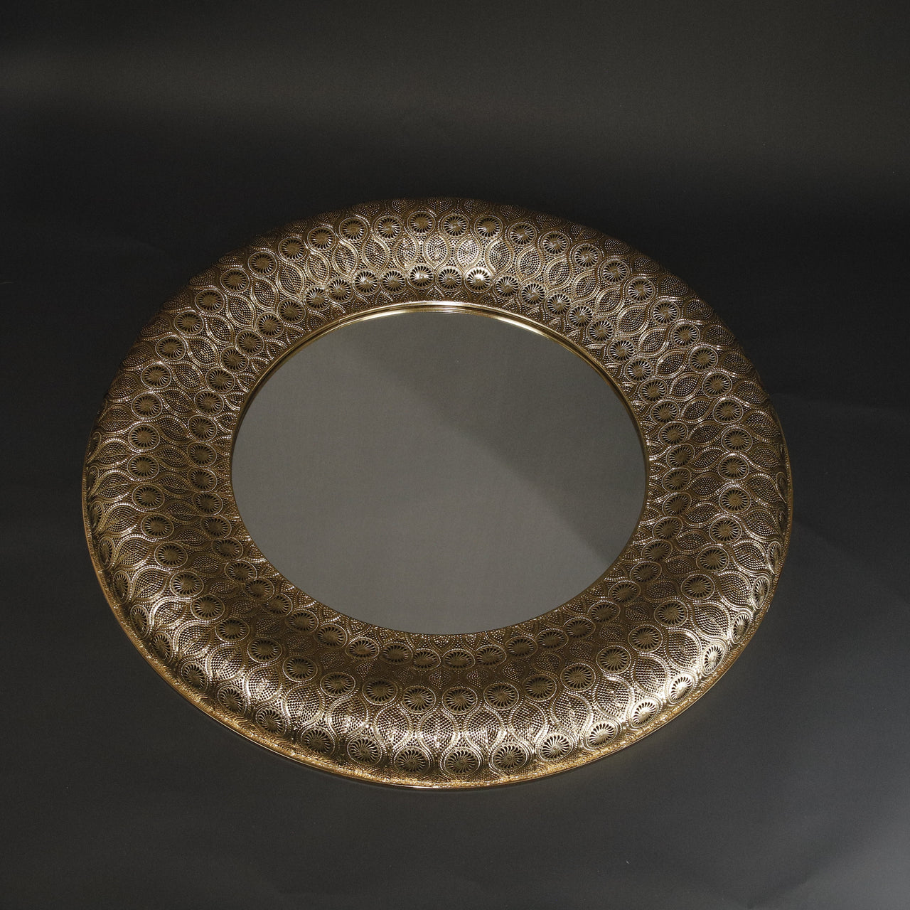 HHD11122 - Gold Leaf Round Mirror