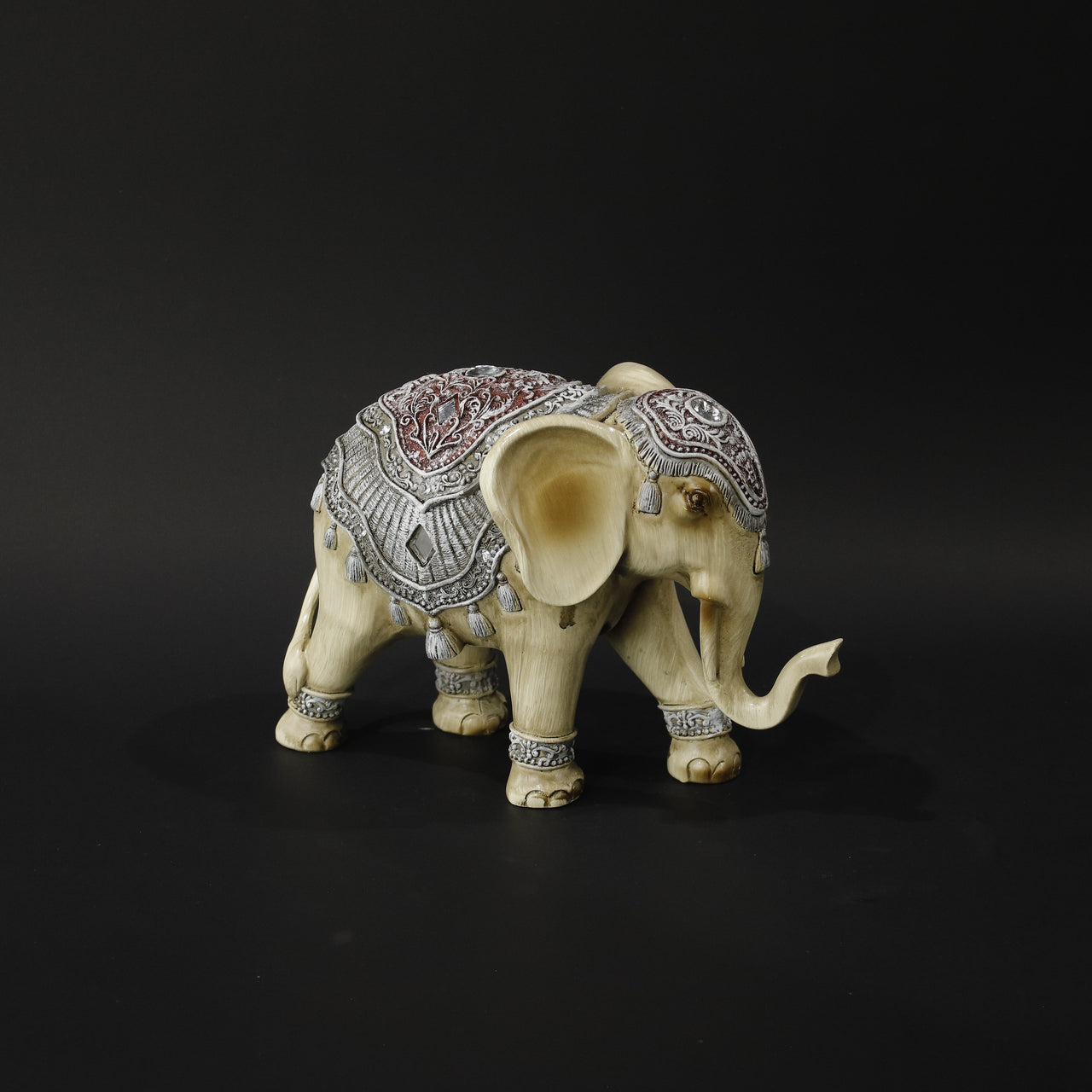 HHD11157 - L Ornate Cream Elephant Trunk Up