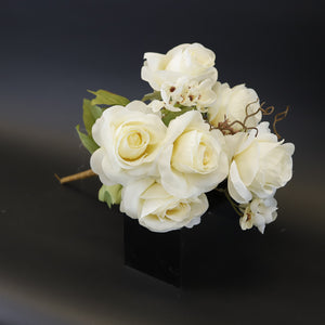 HCFL7820 - White Rose Bouquet