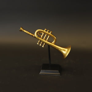 HCHD9105 - Gold Trumpet on Stand